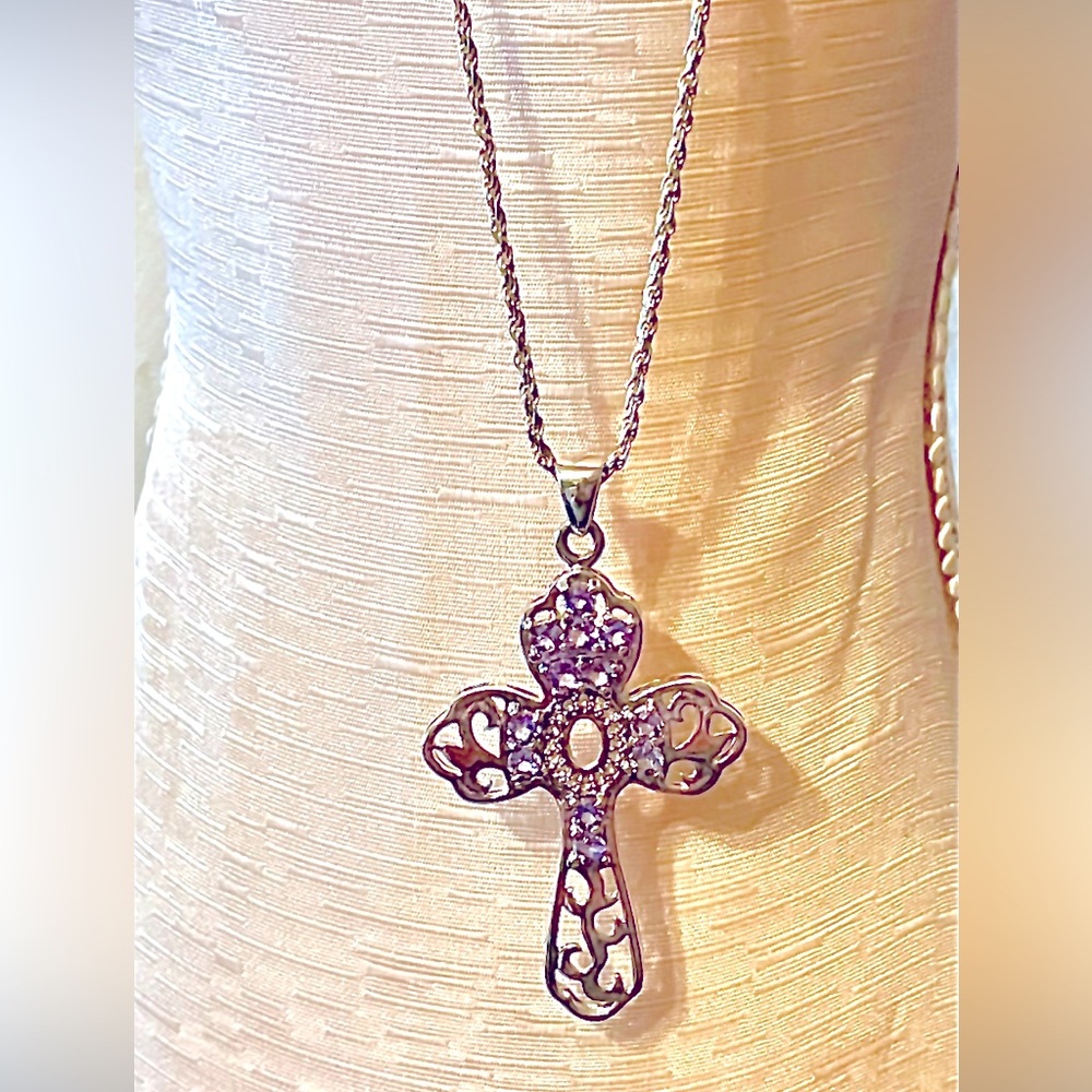 Authentic stone, Tanzanite, 925 pendant on a 20 inch chain